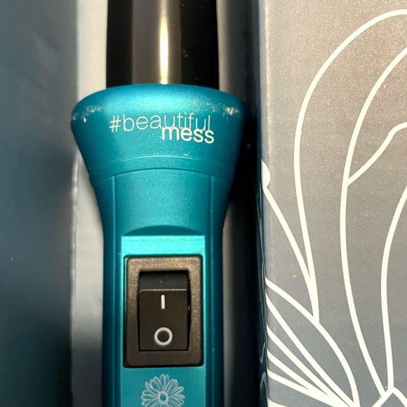 Haute Mess 19/25 Clipless Curling Wand MSRP $265 - Picture 3 of 8